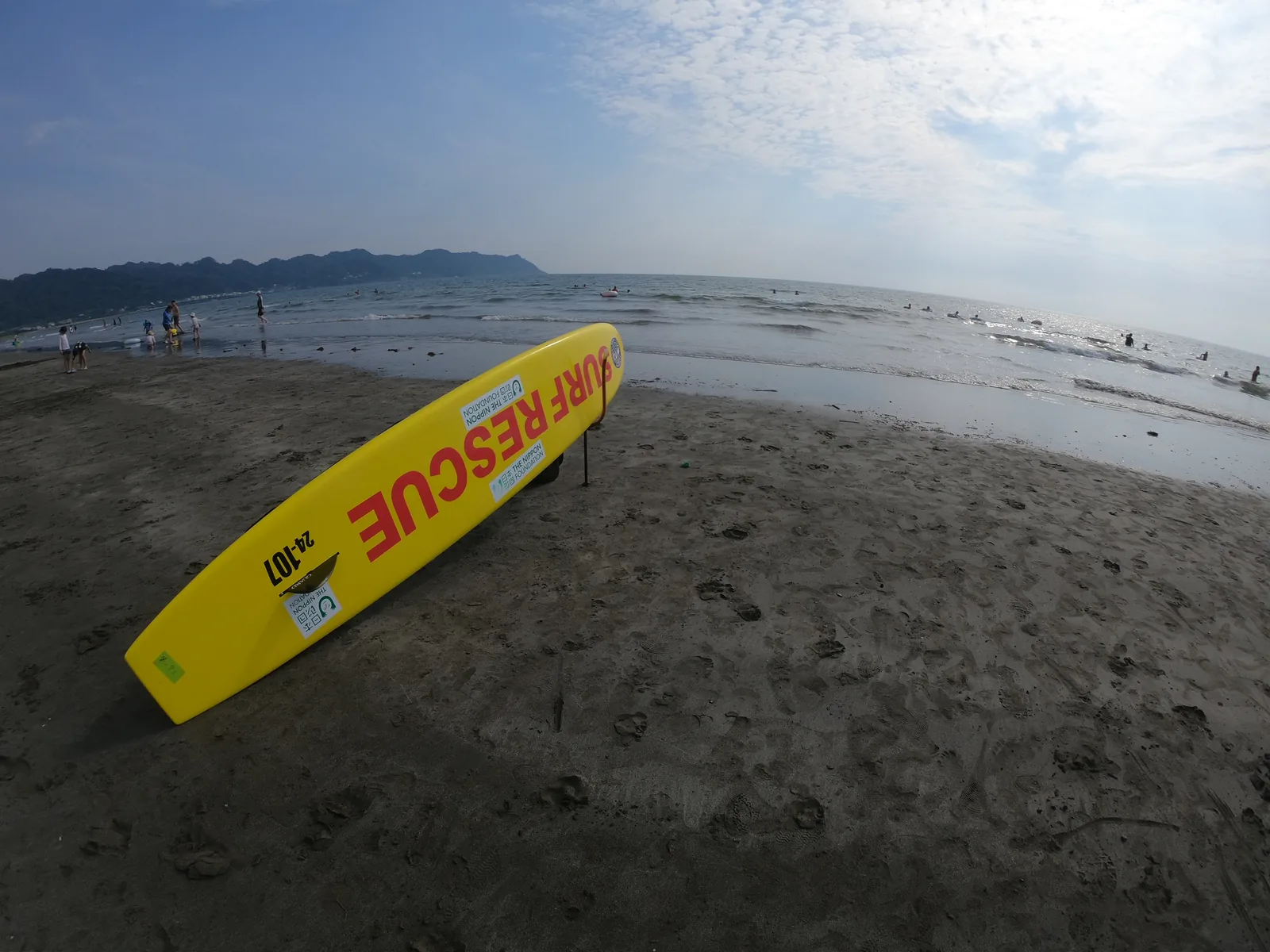 遠浅で波の穏やかな岩井海岸の海水浴場